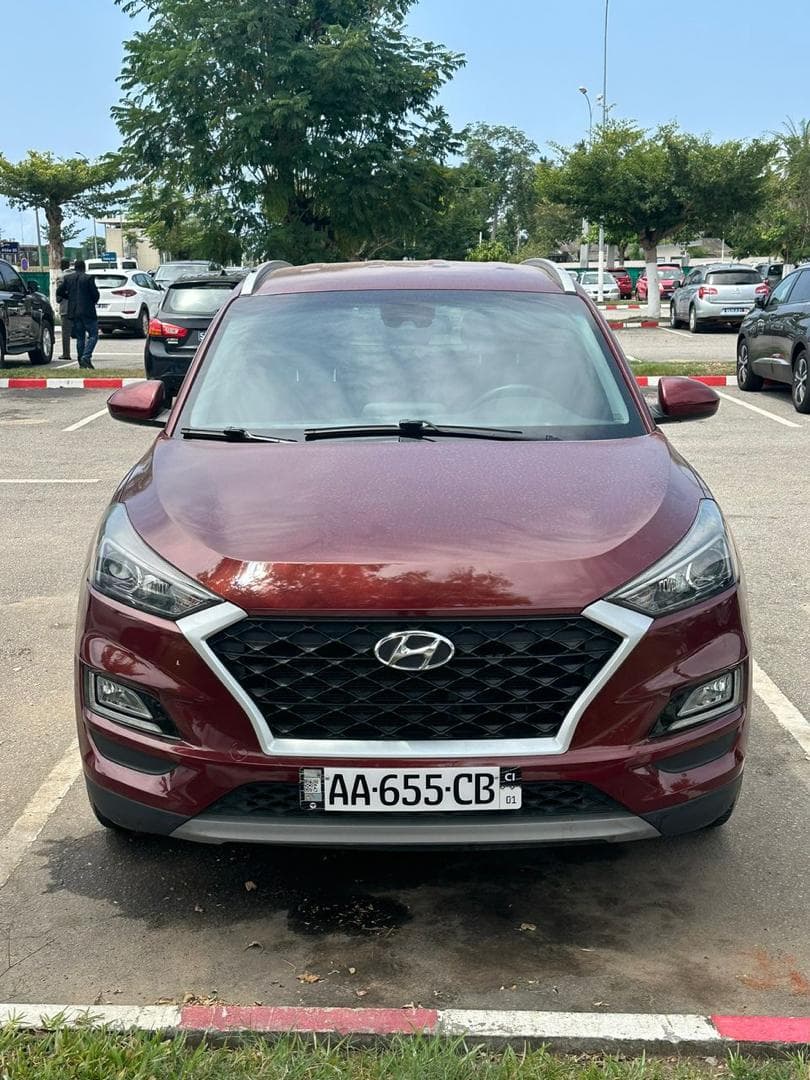 Hyundai Tucson Rouge bordeaux — location à Abidjan